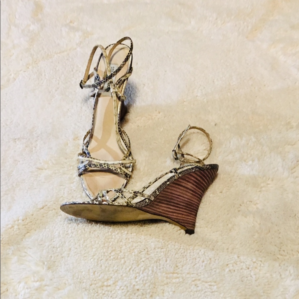 Steve Madden leather snakeskin wedge sandal. 10
